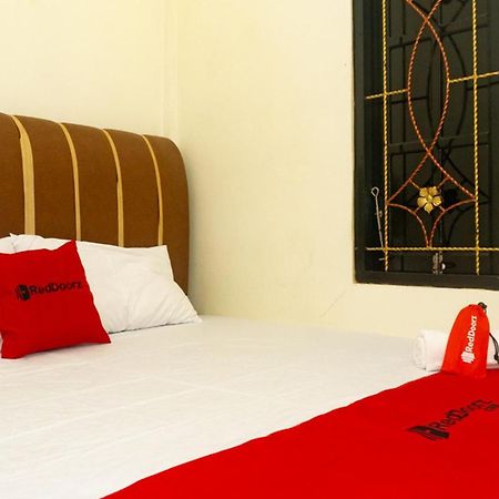 Reddoorz Near Sentani Airport Jayapura酒店 外观 照片