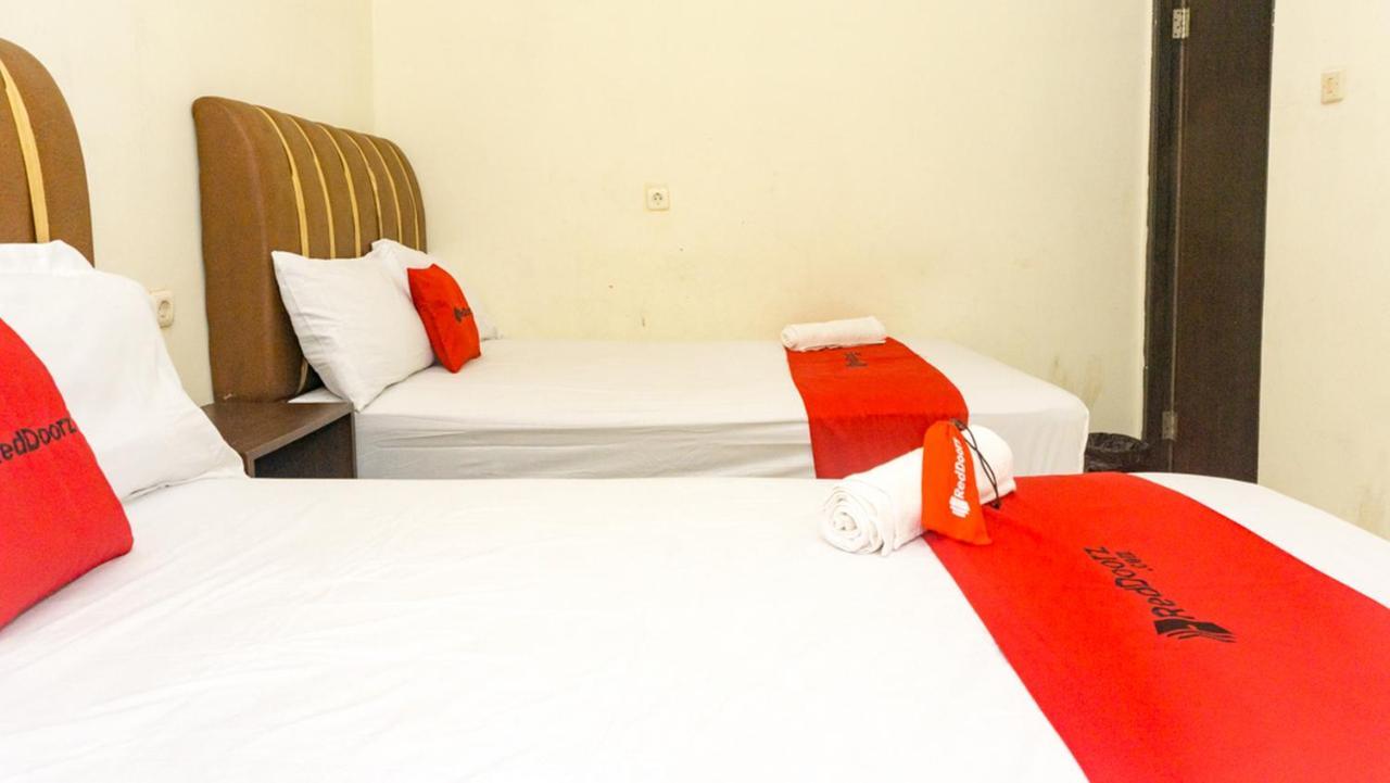 Reddoorz Near Sentani Airport Jayapura酒店 外观 照片