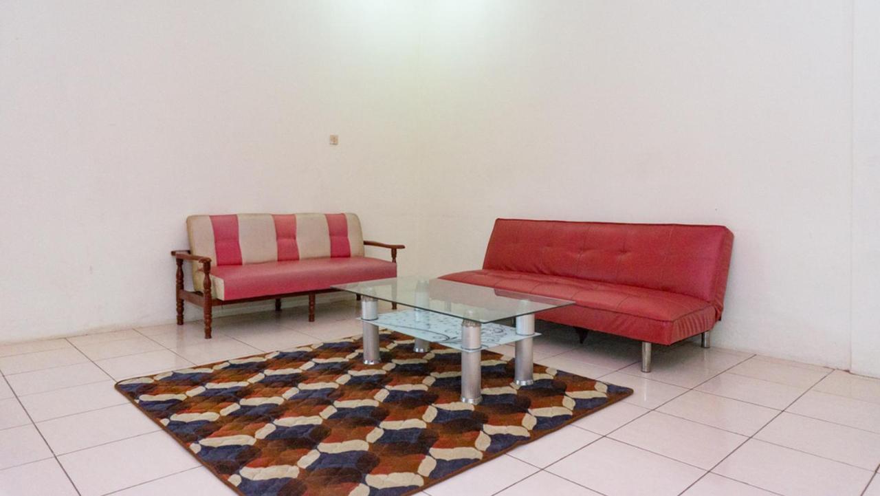 Reddoorz Near Sentani Airport Jayapura酒店 外观 照片