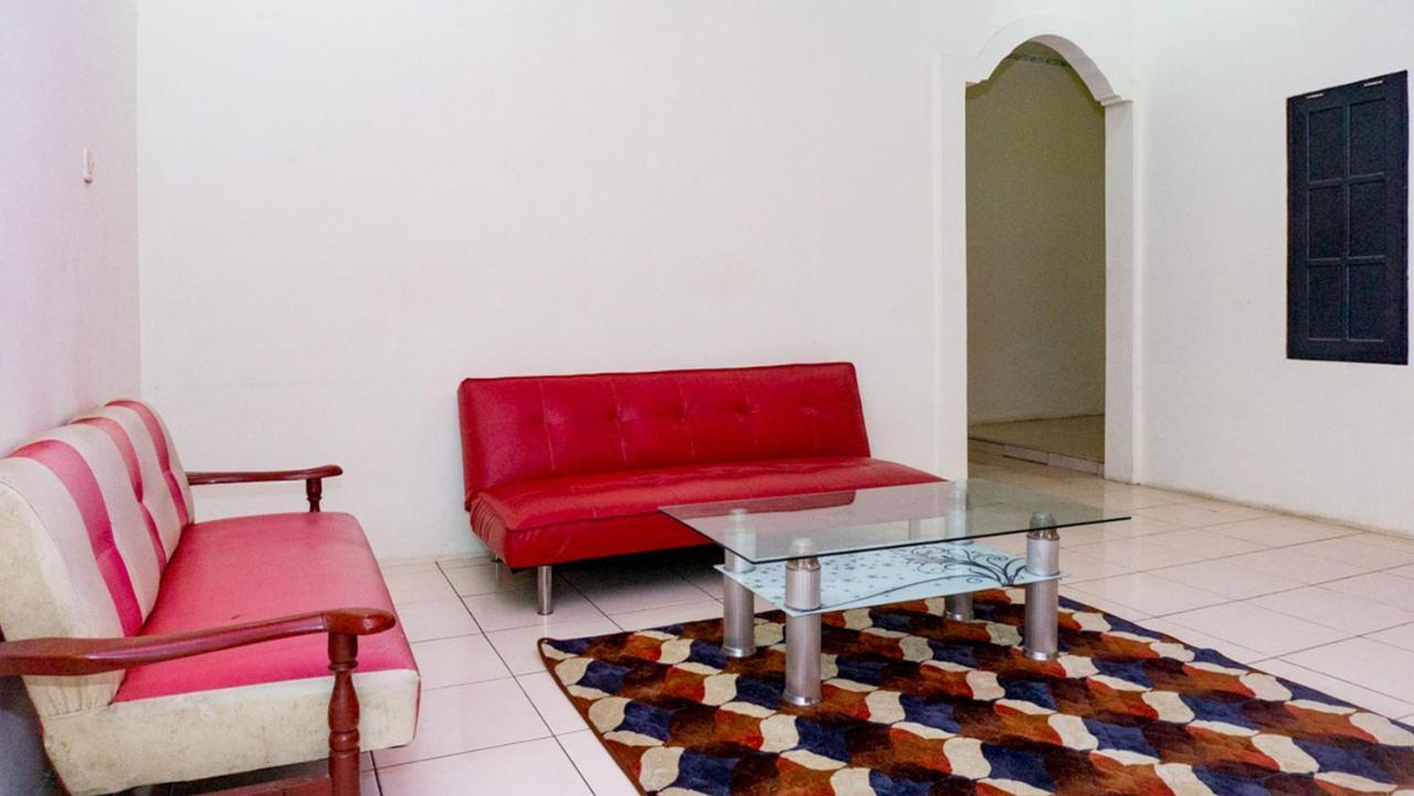 Reddoorz Near Sentani Airport Jayapura酒店 外观 照片
