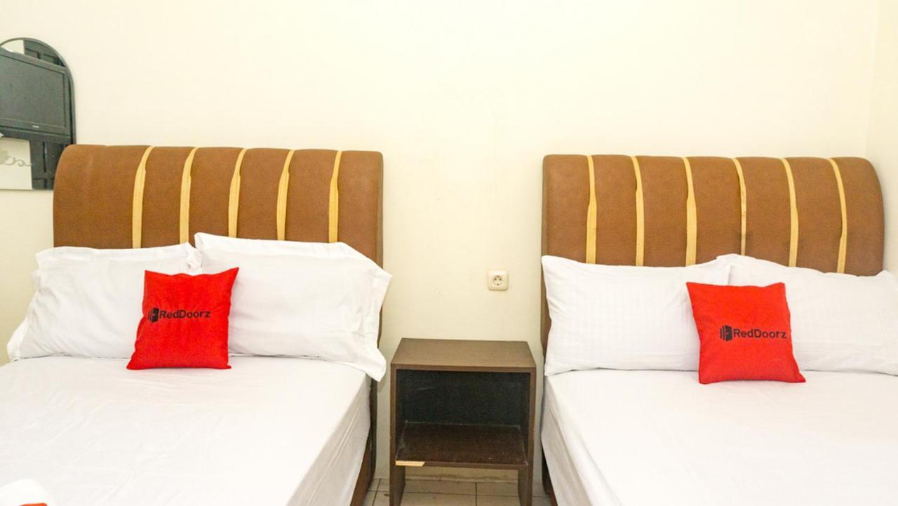 Reddoorz Near Sentani Airport Jayapura酒店 外观 照片