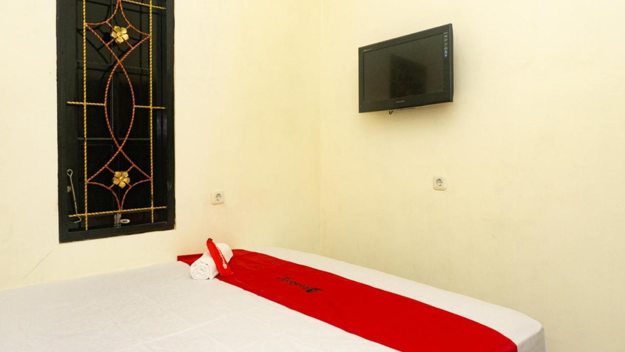 Reddoorz Near Sentani Airport Jayapura酒店 外观 照片