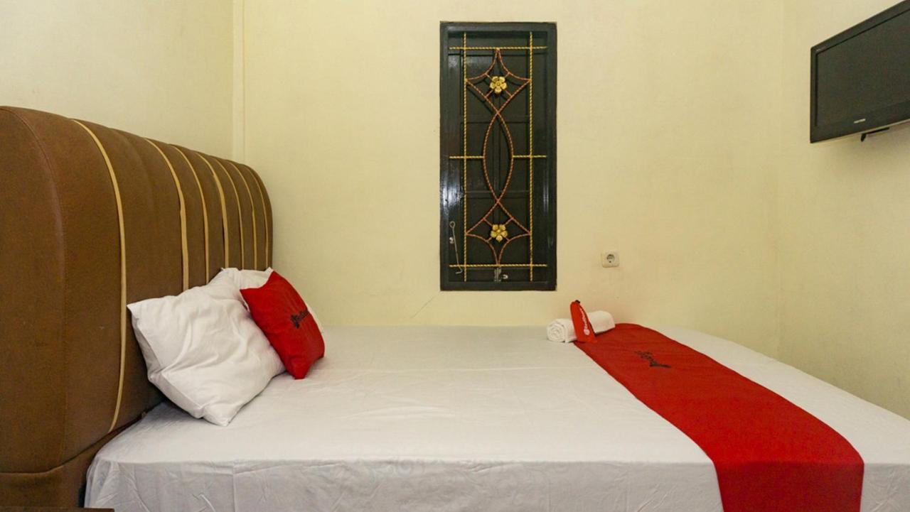Reddoorz Near Sentani Airport Jayapura酒店 外观 照片