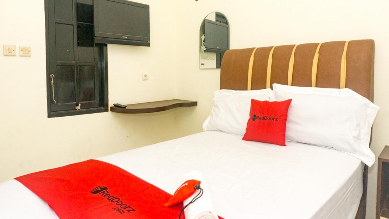 Reddoorz Near Sentani Airport Jayapura酒店 外观 照片