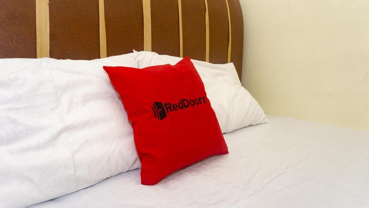 Reddoorz Near Sentani Airport Jayapura酒店 外观 照片