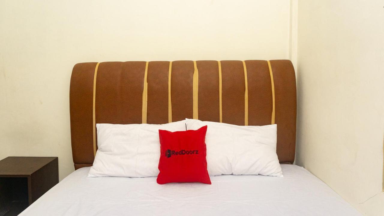 Reddoorz Near Sentani Airport Jayapura酒店 外观 照片